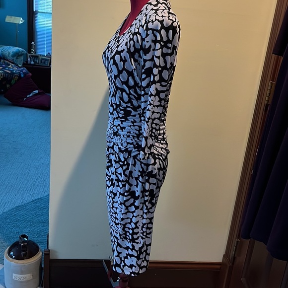 Calvin Klein dress midi Black white abstract print 3/4 sleeves Size 2 NWOT - Picture 3 of 7